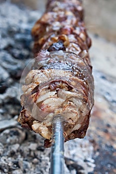 Kokoretsi: roasted bowels and livers photo