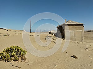 Kolmanskop `afrique. Kolmanskop, German. Kolmannskuppe is an abandoned town in Namibia, located in the Namib desert.