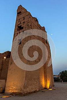 Kom ombo pylon