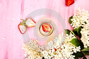 Kombucha tea with elderberry flower and strawberry