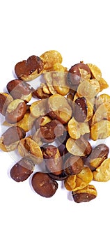 Koro bean snacks are processed with their skin.