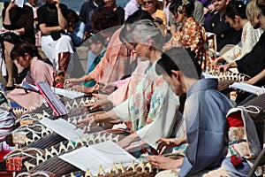 Koto players