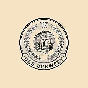 Kraft beer barrel logo. Old brewery icon. Lager retro sign. Hand sketched keg illustration. Vector vintage ale badge.