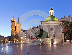 Krakow. St. Mary's Church and market square at dawn.