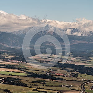 Vrch Kriváň vo Vysokých Tatrách z Prednej Poludnice v Nízkych Tatrách na Slovensku