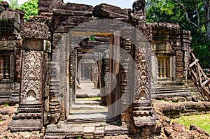 Krol Ko temple, decorative doorways ruins day