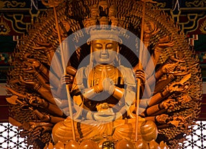 Kuan Yin with 1000 hands