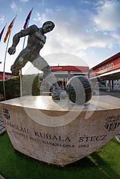The Kubala statue in front of the stadium