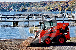 KUBOTA SKID STEER LOADER SSV75.