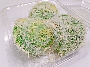 Kueh onde onde Singapore