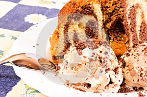 Kugelhopf and ice cream