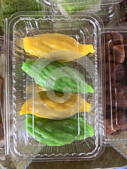 Kuih Peria is a type of cake made with glutinous rice flour.
