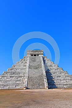 Kukulcan temple in chichenitza, yucatan, mexico II