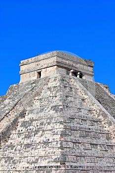 Kukulcan temple in chichenitza, yucatan, mexico VI