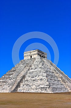 Kukulcan temple in chichenitza, yucatan, mexico XIV