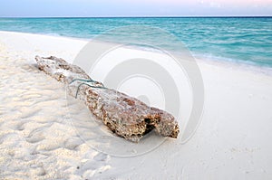 Kuramathi at 2 km (1 mi) long