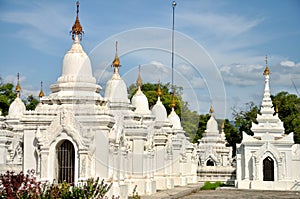 Kuthodaw Pagoda, Mandalay