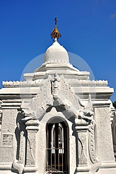 Kuthodaw Pagoda, Mandalay