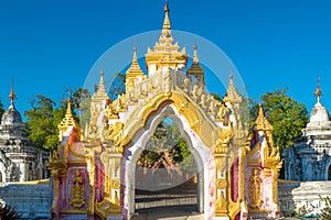 Kuthodaw Pagoda, Mandalay (Burma