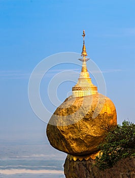 Kyaiktiyo pagoda photo