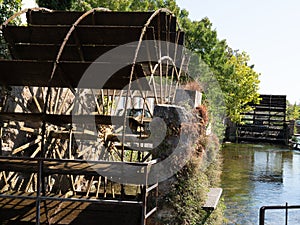 L`Isle-sur-la-Sorgue Water wheel on the city canal isle sur la sorgue Vaucluse France