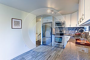 L-shape kitchen room design