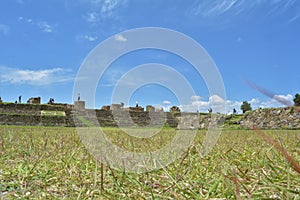 Los templos zapotecas y las montaÃÂ±as de fondo4 photo