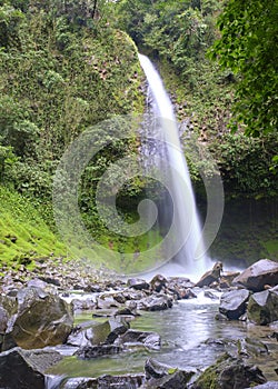 La Fortuna waterfall side view