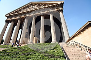 La madeleine monument photo