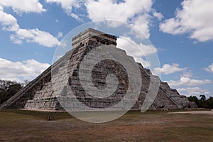 Chichen Itza piramide Mexico photo