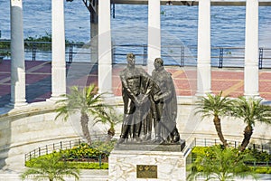 La Rotonda Monument in Guayaquil photo