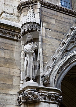 La Sainte-Chapelle Chapel Statue