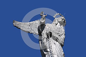 La Virgen De Panecillo