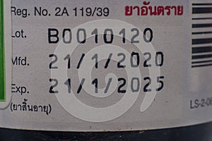 Label expiration of medicine on bottle