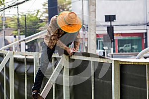 Label technician working install Daytime