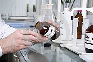 Laboratory bottle with sodium oxalate