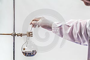 Laboratory refining equipment