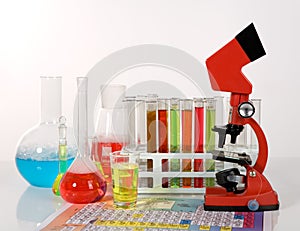 Laboratory ware and microscope