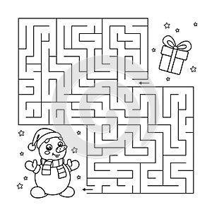 Labyrinth christmas game and maze puzzle for kids