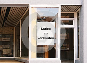 Laden zu verkaufen - translates as store for sale - german sign photo