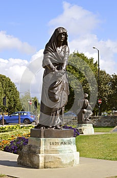 Lady Macbeth statue