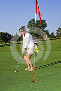 Lady Putting