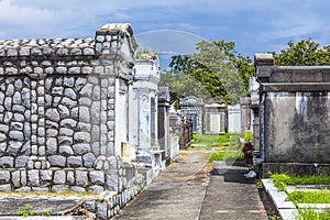 Cimitero nuovo pietre 