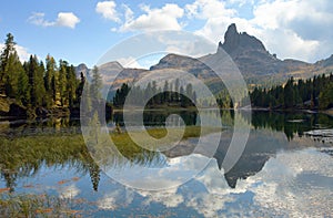 Lago de Federa and rifugio Croda da Lago