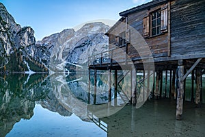 Lago di Braies oder Pragser Wildsee in italian Alps