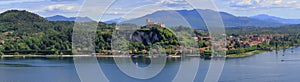 LAGO MAGGIORE E ROCCA DI ANGERA, ITALIA