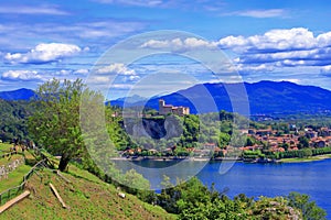 Lago maggiore e rocca di angera in italia photo