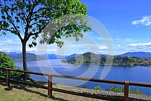 LAGO MAGGIORE E ROCCA DI ANGERA, ITALIA photo