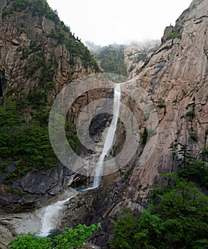 Laika ac Kuryong Waterfall, DPRK (North Korea)