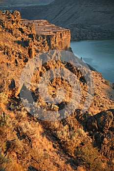 Lake Billy Chinook with golden sun caught on a late afternoon